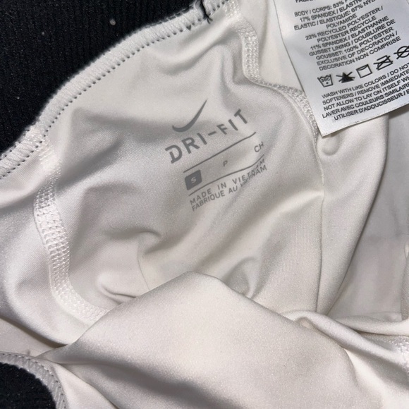 Nike Pros - Picture 4 of 4